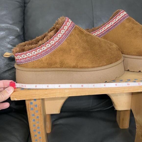 YOKI 8 OWEN-12 Camel Brown Burgundy Red Ivory Embroidered Brown Sherpa Lined - Picture 12 of 13